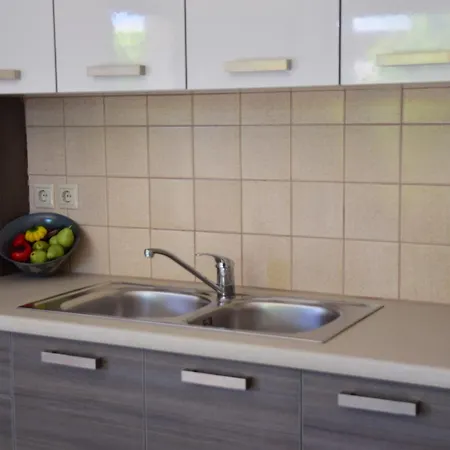 Angelos 1 Apartman *